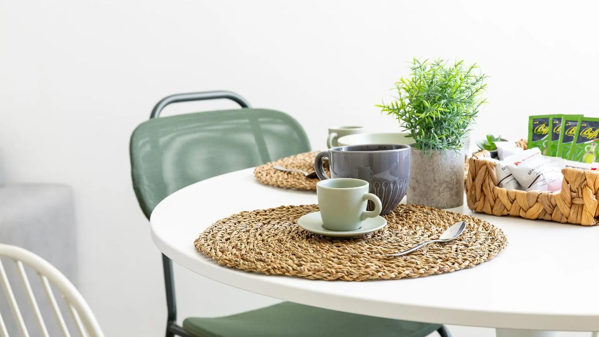 Casa Maciachini-Green Suite-M3 10 Minutes To Duomo Milan Apartment
