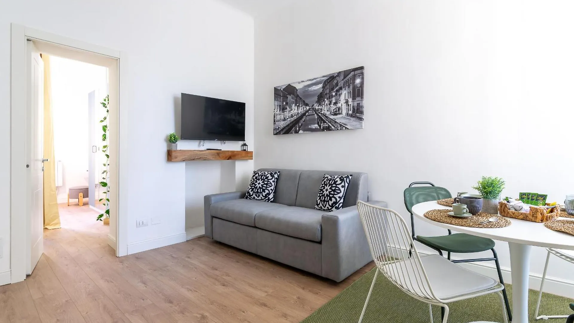 Apartment Casa Maciachini-Green Suite-M3 10 Minutes To Duomo Milan Italy